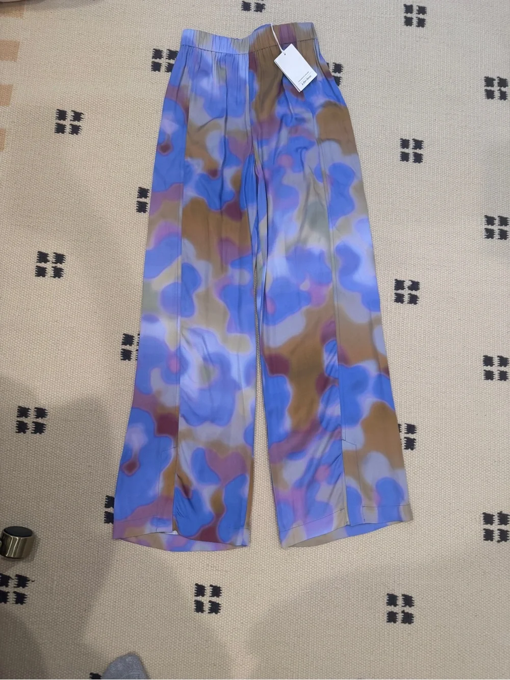 & Other Stories Lavender and Tan satin Abstract Elastic-Waist Pants - Picture 2 of 6
